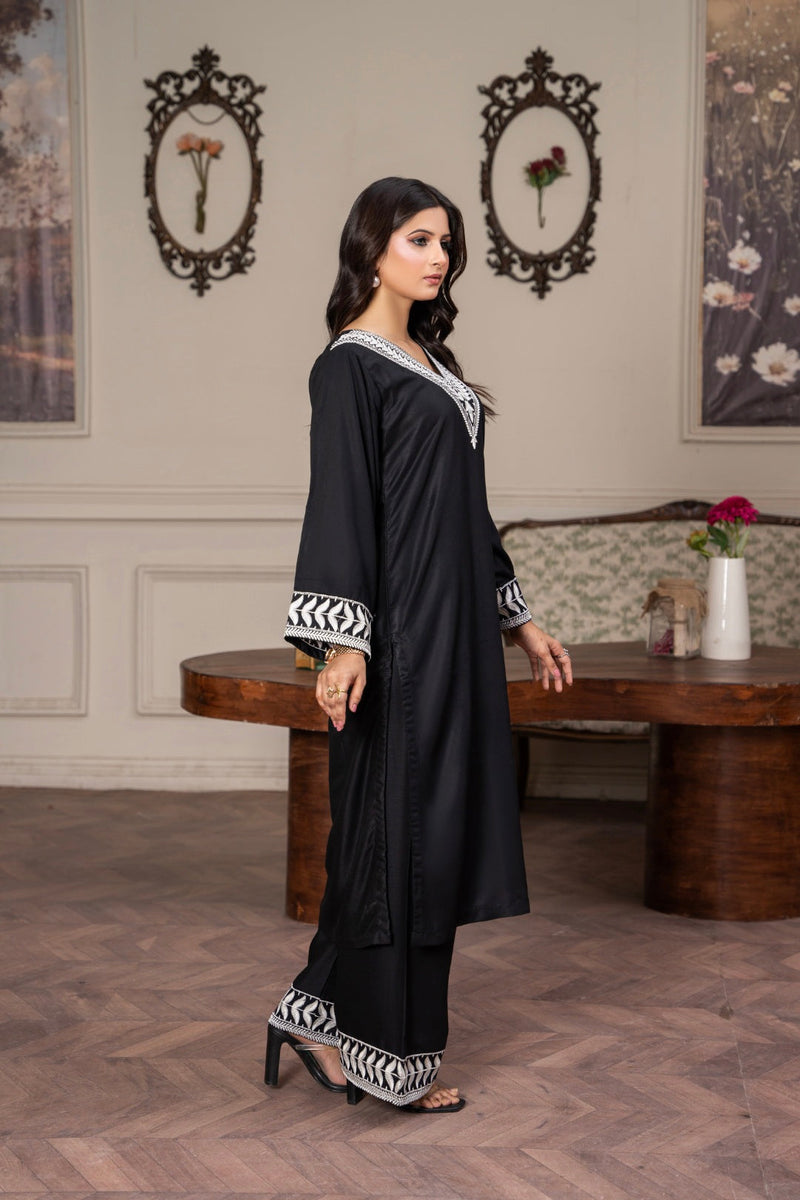 Mehro Embroidered 2PC