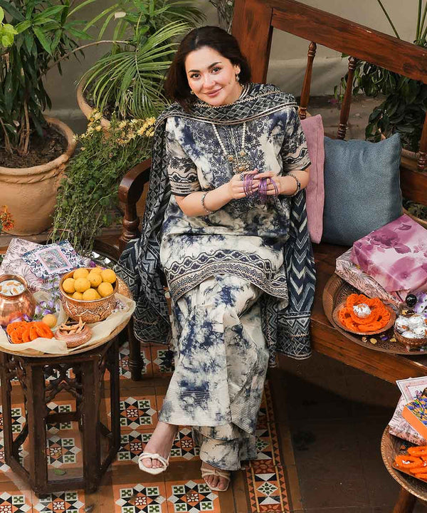 Hanaa Embroidery 3Pc