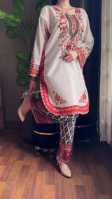 Lovina Embroidery 2Pc