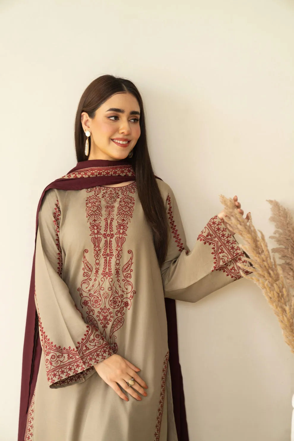 Romaisa Embroidery 3Pc